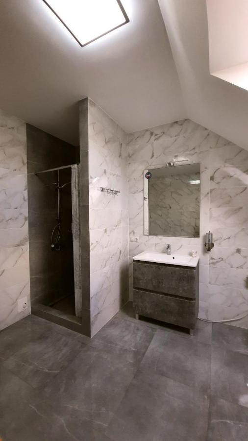 Uzhorod 3 Room Lovely House ภายนอก รูปภาพ